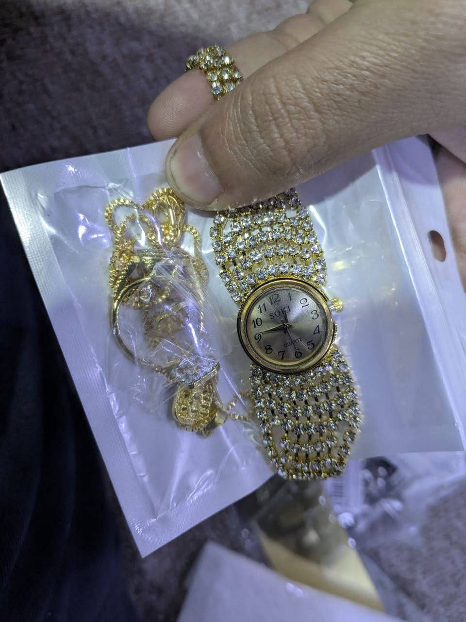 سيت ساعة و حبشكلاتة بهل جمال اليفيدة ينطينا بي سعر وياخده


**إذا كنت صاحب هذا الإعلان وتريد حذفه لأي سبب، رجاءا أرسل رسالة إلى الدعم الفني**