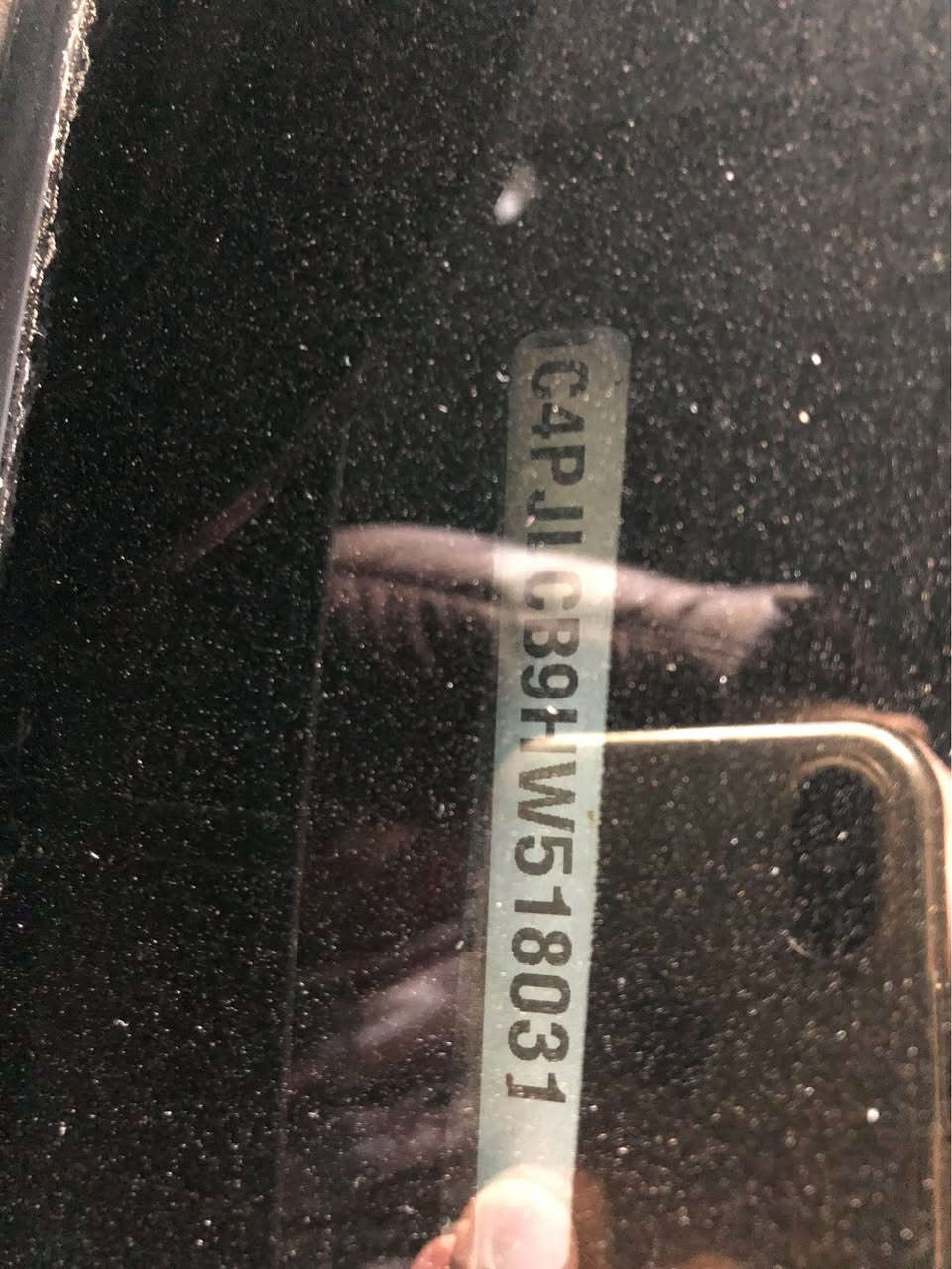 جيب شيروكى ٢٠١٧نفطى دووبارچةو نيو سبوغ دوو شوين ساردة كوت ئيرباك نةتةقيوة مةكينة نةكراوةتةووة ٩٧هةزار روشتوة سةنةوى ٢٠٢٧رةقةم نوى  رةقةم اربيل هةموو شت بةشةرت ١٠٦$
*********** أربيل, العراق
