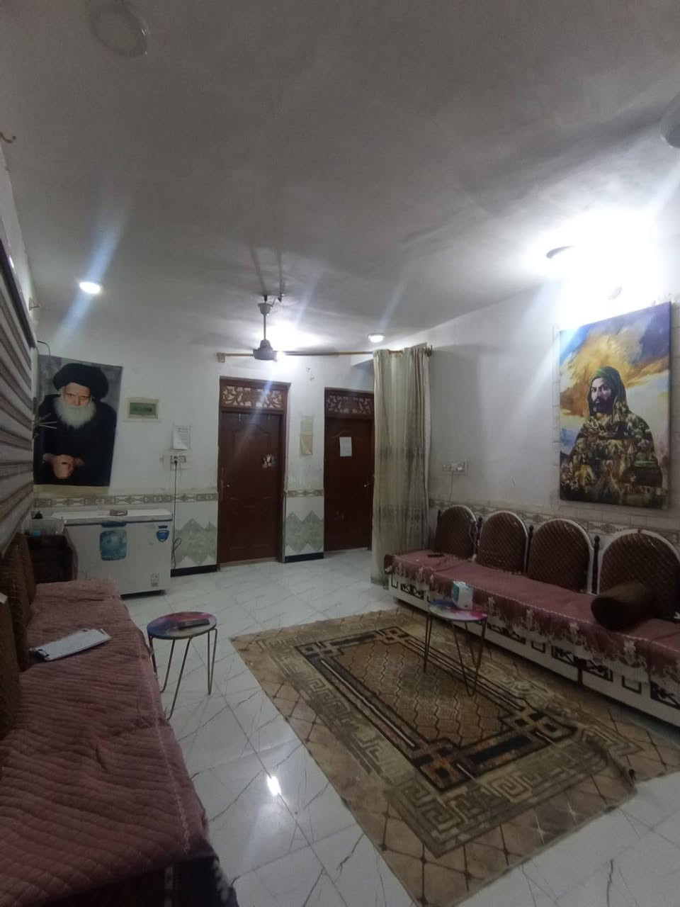 بيت طابو صرف في حي الفرات مساحته 119 صالة 7×4  غرفتين ومطبخ وصحيات والحمام داخلي بالمطبخ والبيت دولان وعالي عن الشارع وبناء في 2022 العنوان حي الفرات قرب المدرسة الصينية والمستوصف والملعب
***********
