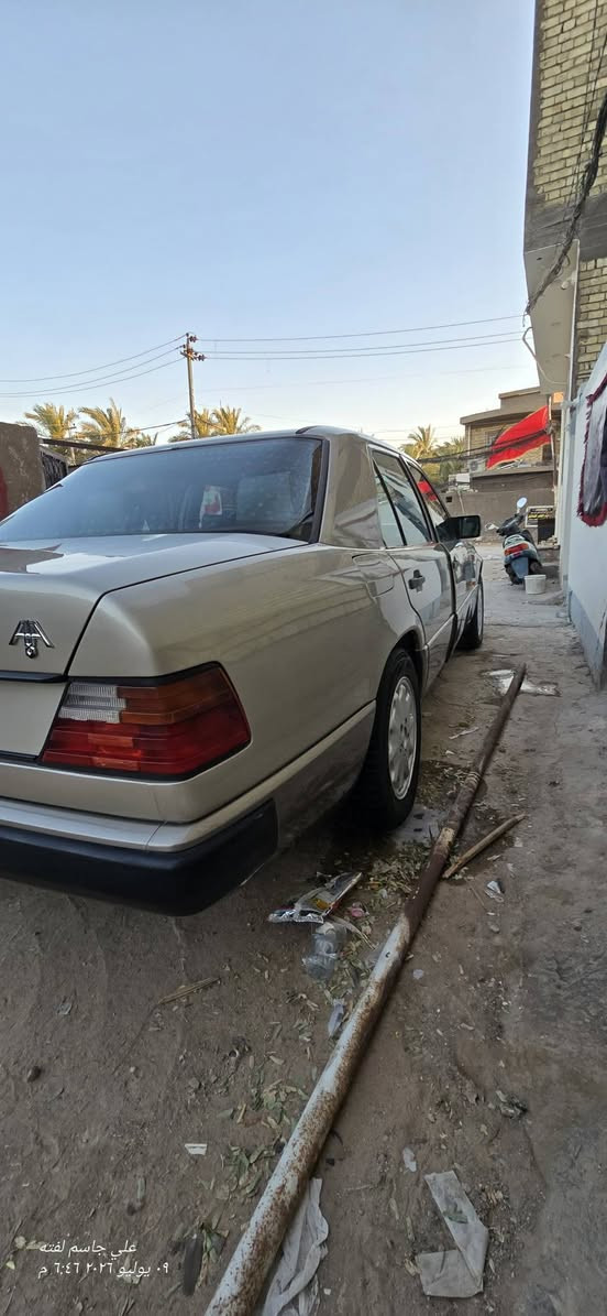 السعر65 مارسدس للبيع مديل 88 محور ياباني 3000 السيارة خير من الله كفالة من ضربة مصبوغه جمالية
تبريد ثلج       ❄️
غرفه جلد جديده
كير ومحرك بلكارتون
مراية صفح كهرباء
كهربائيات كلة شغال
رقم بغداد مداور شوكت متريد
بدون حادث وخياسات
قواعد الدبل والبرانكيتات عل بلاد
حدادية حلوة
السيارة جاهزة بلعافية عل ياخذهة
*********** النجف, العراق
