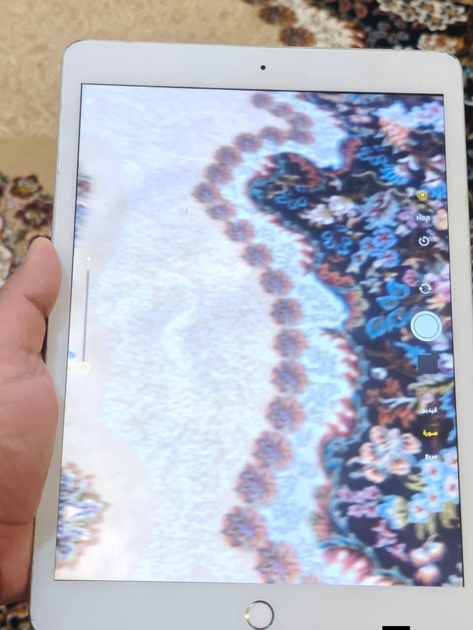 السلام عليكم مره خصه الادمن 
## 📱 للبيع: iPad 7th Generation (جيل سابع)
الجهاز بحالة ممتازة جداً (وضع الشركة) ونظيف جداً، استخدام راقي.
### 🔍 المواصفات والتفاصيل:
 * الحالة: وضع الشركة (قفل) مامنفتح نهائياً ولا مبدل به أي قطعة.
 * البطارية: نسبة الصحة 82% (أداء جيد جداً).
 * الذاكرة: 32 جيجا.
 * الملاحظات: الجهاز شغال بالكامل وما به أي نقص، فقط بصمة الدكمة (الـ Home) متوقفة، وباقي اللمس والعمليات طبيعية 100%.
### 📦 الملحقات:
 * الكرتونة الأصلية.
 * كيبل الشحن الأصلي.
📍 المكان: [النجف وما عندي توصيل ]
💰 السعر: [150] (/ مجال بسيط)
📞 للتواصل: مراسلة الخاص
الجهاز فقط دراسه وهسه خلصت دراسه واريد ابيعه واسف على الاطاله


**إذا كنت صاحب هذا الإعلان وتريد حذفه لأي سبب، رجاءا أرسل رسالة إلى الدعم الفني**