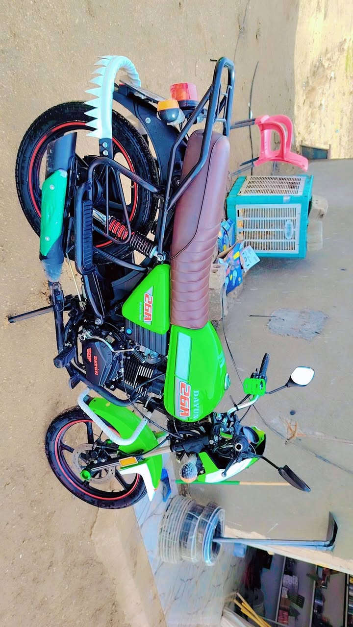 يا الله سلام عليكم دراجه للبيع دايون نفخ موديل 24 أوراق سكنر كهربايات كله شغال دراجه بعده زيره سويج سجينه محرك 200 شرط ما مدوده عليه اصبانه انضف من الصوره بعده جديده السعر مليون 450 وبيه مجال للشراي اتصل وبيك خير وتدلل ***********
