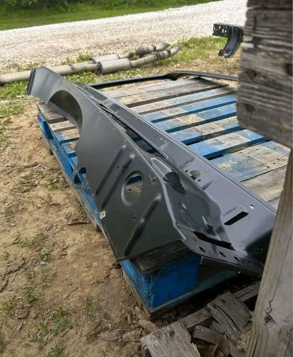 Squarebody Chevy/GMC Truck Parts – Multiple Pieces Available
Selling a variety of classic squarebody truck parts in good condition. These are great for restoration projects or replacements.
Included parts:
Front and rear bumpers (various colors)
Bedside panels / fender sections
Inner bed panel/frame piece
Tailgate (GMC)
Trim pieces and miscellaneous body parts
Condition: Most parts are solid with normal wear from age. Some have been repainted or primed and are ready for prep or installation. No major visible damage, but expect minor scratches or imperfections.
Perfect for: Restoration builds, custom projects, or spare parts.
Message me for pricing, more photos, or specific parts. Can sell individually or as a bundle.


**إذا كنت صاحب هذا الإعلان وتريد حذفه لأي سبب، رجاءا أرسل رسالة إلى الدعم الفني**