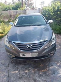 سوناتا موديل ١٤ وارد امريكي ظررها بسيط سيارة جاهزة وجديدة مكينة ٢٤٠٠ م...