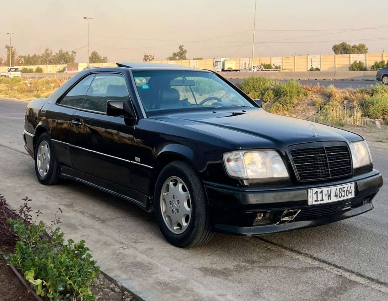 السلام عليكم
مارسيدس كوبيه ( تك باب )1988 لون اسود 
كير ومحرك بطه ثنين ونص ديلكو 
بيها شلعه كلش حلوه وبالمعدل تشك شك
شرط كير ومحرك تبريد شرط 
حداديه اماميه 100%
حداديه خلفيه 80%
السياره فول اوتو كلشي بيها كهربائي وكلها شغاله اعلى فئه كشنات كهرباء كل حركاتها شغاله 
جوم اربعه كهرباء شغاله
فتحة سقف كهرباء شغاله
تايرات جدد 
داخل جلد نيلي بلادي 
كشانه تدفئه بس مواصله كهرباء
مازدات جدد بك لايتات جدد
جام جديده هزه وفحص جديده
السياره ب اسمي شرط التحويل رقم بغداد انكليزي جديد مشروع وطني
بيها كزوز رياضي صوت كلش حلو 
وبالعافيه على الياخذها 
سعرها 54 وبيها مجال بسيط 
***********
بغداد - ابو غريب
