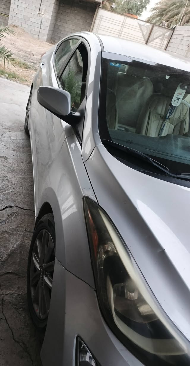 سيارة النترة وارد أمريكي 

سنوية باسمي موديل 16 

 رقم بغداد مميز 

محرك كير لا تبخير ولا تنقيص

كهربايات كلها شغالة

تبريد شغال 

تخم تاير جديد

هسزة لحد شهر الرابع 

سنويا لحد سنة 28

مكان السيارة بغداد الشعلة السلاميات 

لتواصل على الرقم *********** 

يوجد بها سونار
