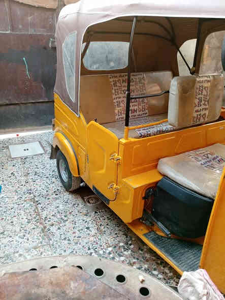 السلام عليكم تكتك للبيع 21 شهر 11 مكينة اول مرة تنفتح بيهة بارد جوة لغد شبر مكحل دوس  معمرة خياسات قليلة رقم بغداد انكليزي بسمي لون ليموني سعر 7200 رقم ***********
