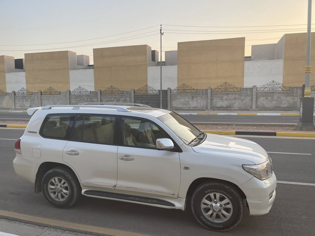 السلام عليكم مكلف بل نشر
للبيع لاندكروز GXRبريم موديل 2008رقم بغداد سنويه لل27بسمي سياره بيه فقد جاملغ امامي صبغ بدون دواخل باقي السياره مكفول كفاله عامه السعر 255وبيه مجال 
العنوان كربلاء المقدسه 
للاستفسار ‭٠٧٧٧ ٩٩٥ ٧٧٤٣‬
