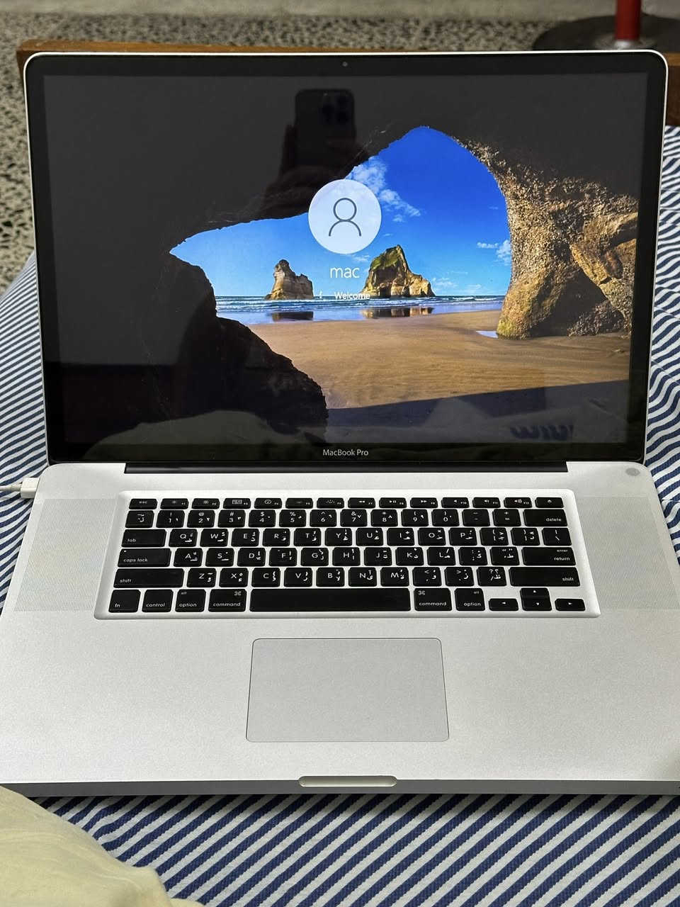 سلام عليكم
 ماك بوك برو حجم ١٥ انج 
 ويا شاحنه الاصليه
الجهاز محول ويندوز و صار بطيء شويه عدي فقط 
جهاز نضيف و شاشته حلوه جبيييره 
مكاني بغداد 
توصيل موجود 
سعره ٢٠٠ الف  و بي مجال 
 ***********
