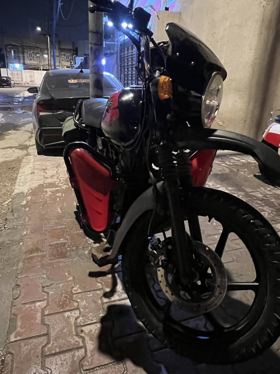 بوكسر مديل ٢٣ كفاله عامه جاهزه من كلشي رقم بصره نكليزي سنويه جديده كلوب ما نقصها كهربائية كلها شغاله عنوان بصره شرط تحويل *********** سعر ٢٥٠٠ وبيها مجال
