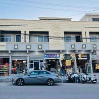 عمارة تجارية • ٢٠٠م • مؤجرة