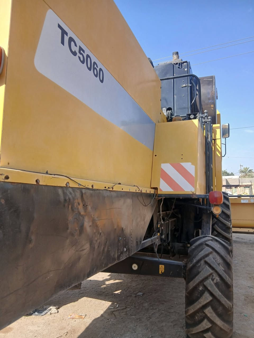 ياالله
حاصده للبيع نيوهولند TC50/60
5 بلم هايدرو
موديل 2014
كفالة عامة وضع شركة
 مشتغله 4000 ساعه
رقم سليمانيه 
المكان واسط/قضاء الحي
السعر المطلوب 90 مليون وبيها مجال
***********
