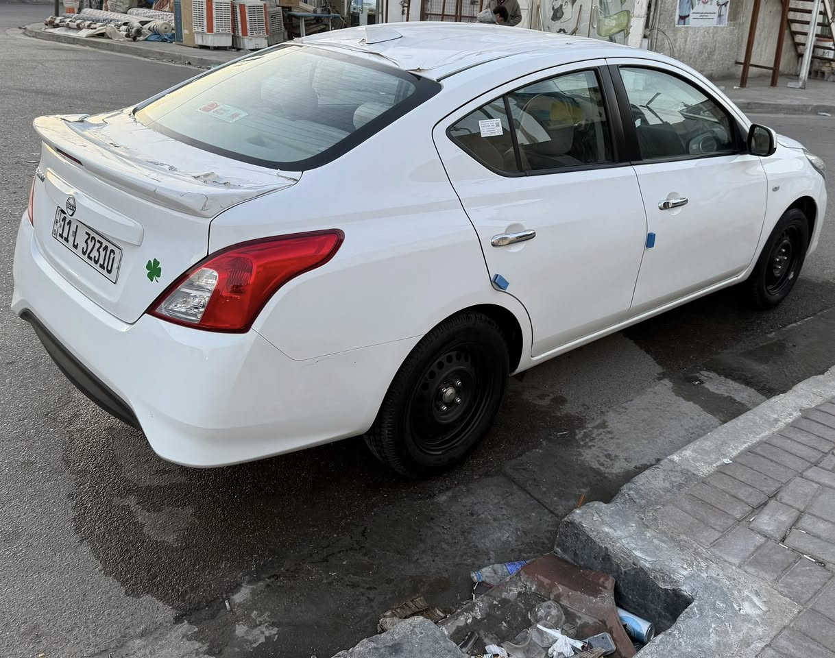 نيسان ( سني ) هندي 
موديل 2024 
ضمان شركة السور 
ماشية (19 الف)
شاشة                               
كامره 
تحكم ستيرن 
يدات  نكيل
حساس تاير 
دبل ايرباك 
بلوجكتور 
 بنايلون الشركه

***********📞
