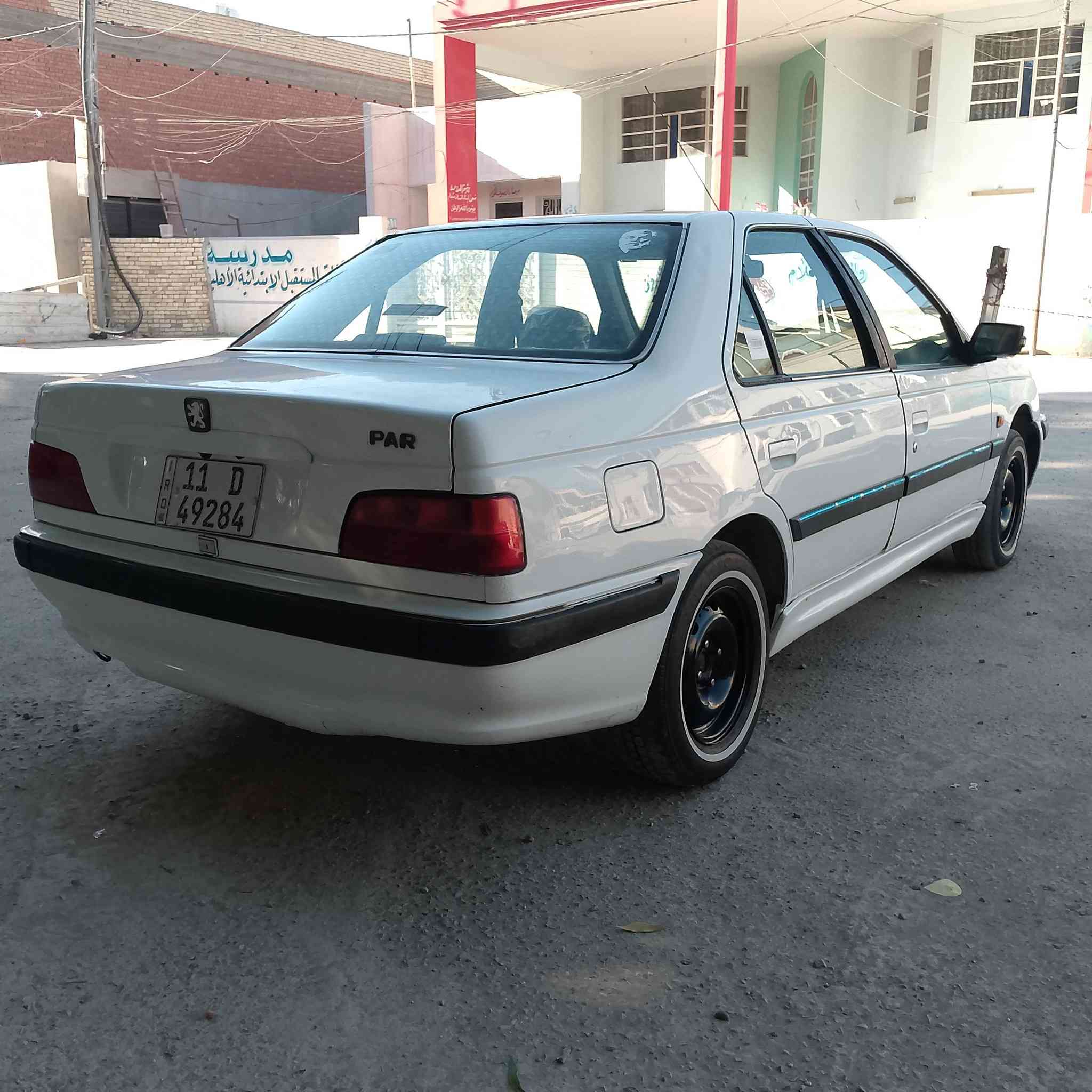 السلام عليكم بارس 2015سياره حلوه مكينه كير صدر جديد رقم انكليزي تبريد شغال جاهزة  سنويه جديده السعر 57وبيها مجال بسيط مكاني السيديه ***********
