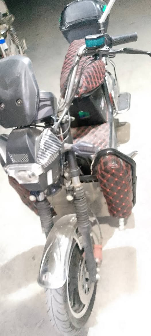 السلام عليكم دراجه شحن جبلي موديل 2024كله شغال بطاريات عل فحص 5بطاريات جهاز انذار مانع سرقه فول مواصفات نوع اخوين مكان جولان السعر 450بي مجال بصيط اتصال ***********.  ***********
