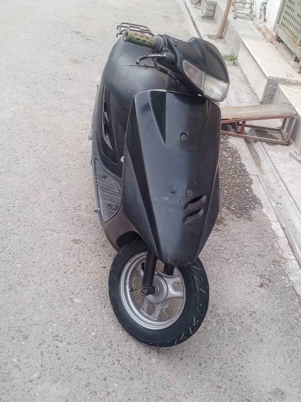 سلام عليكم
للبيع دراجه  هوندا ديو (Honda Dio
للبيع دراجه كامله سلف هندر شغاله بيه صالنصه رياضي اصليه مو تجاريه مكاني الدورة خوان دراجه سعرها 300
***********
