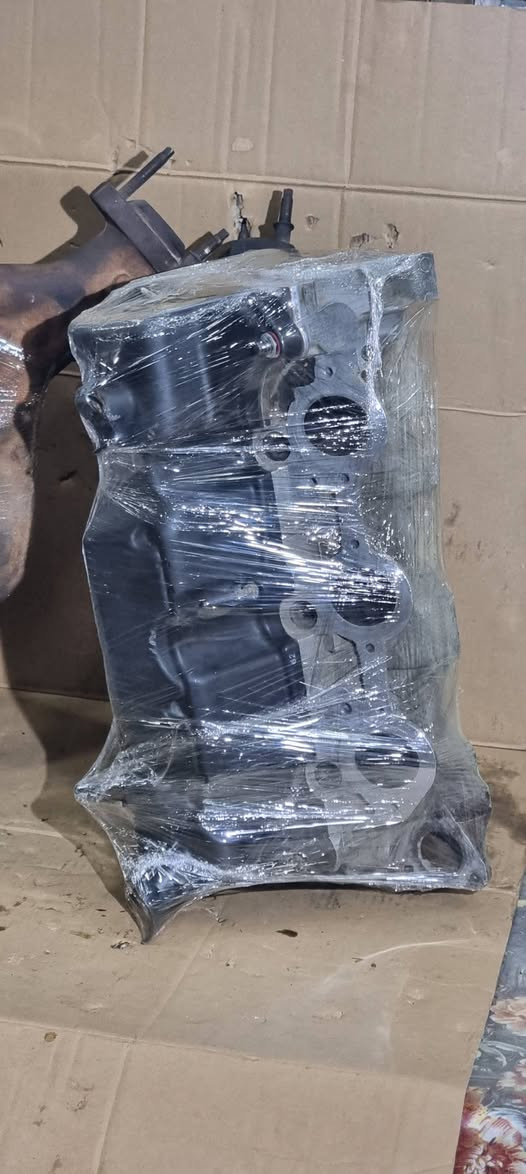 غراض محرك 4000  فورد اكسبلور 2010  جبن سلندرات سنجيل ضاغطه هذني كلهن اصلي كله وكاله حتى محوله مال كير هم عندي   كلمن وسعره اليحتاج منهن  بخدمته  *********** عنوان بغداد الدوره  .

