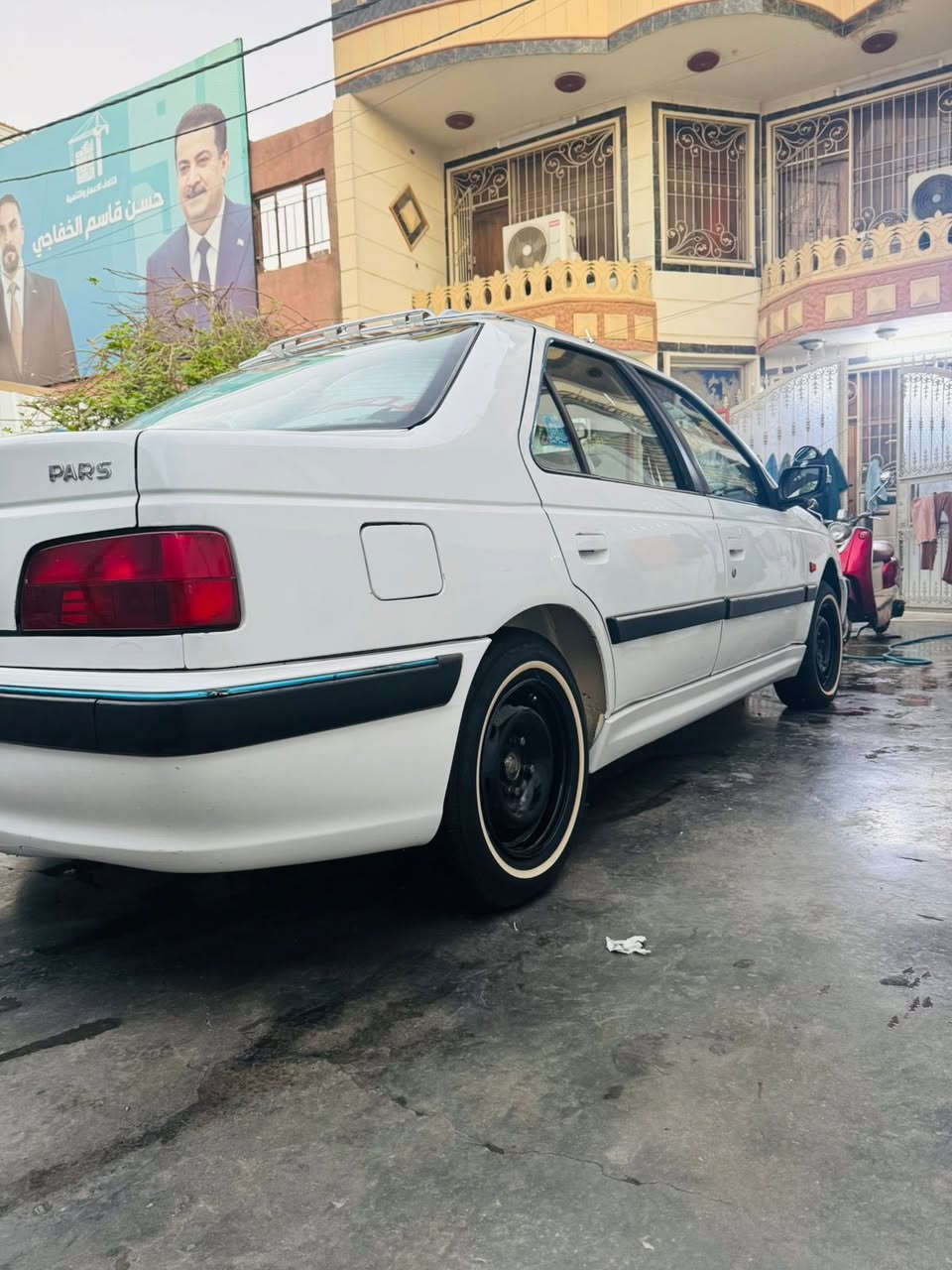 بيجو بارص 2015بيها جاملغ خلفي صبغ وباب بيه طخه مصلحه وخشم البنيد معمر. 1شاشه بيه مشدود2 تخم تاير خط أبيض جديد 3دوشمه كشنات وارضيه كامله السعر 54وبيه مجال.***********كير مكينه للتنقيص لا تبخير تبريد شغال رقمها بغداد تحويل مباشر
