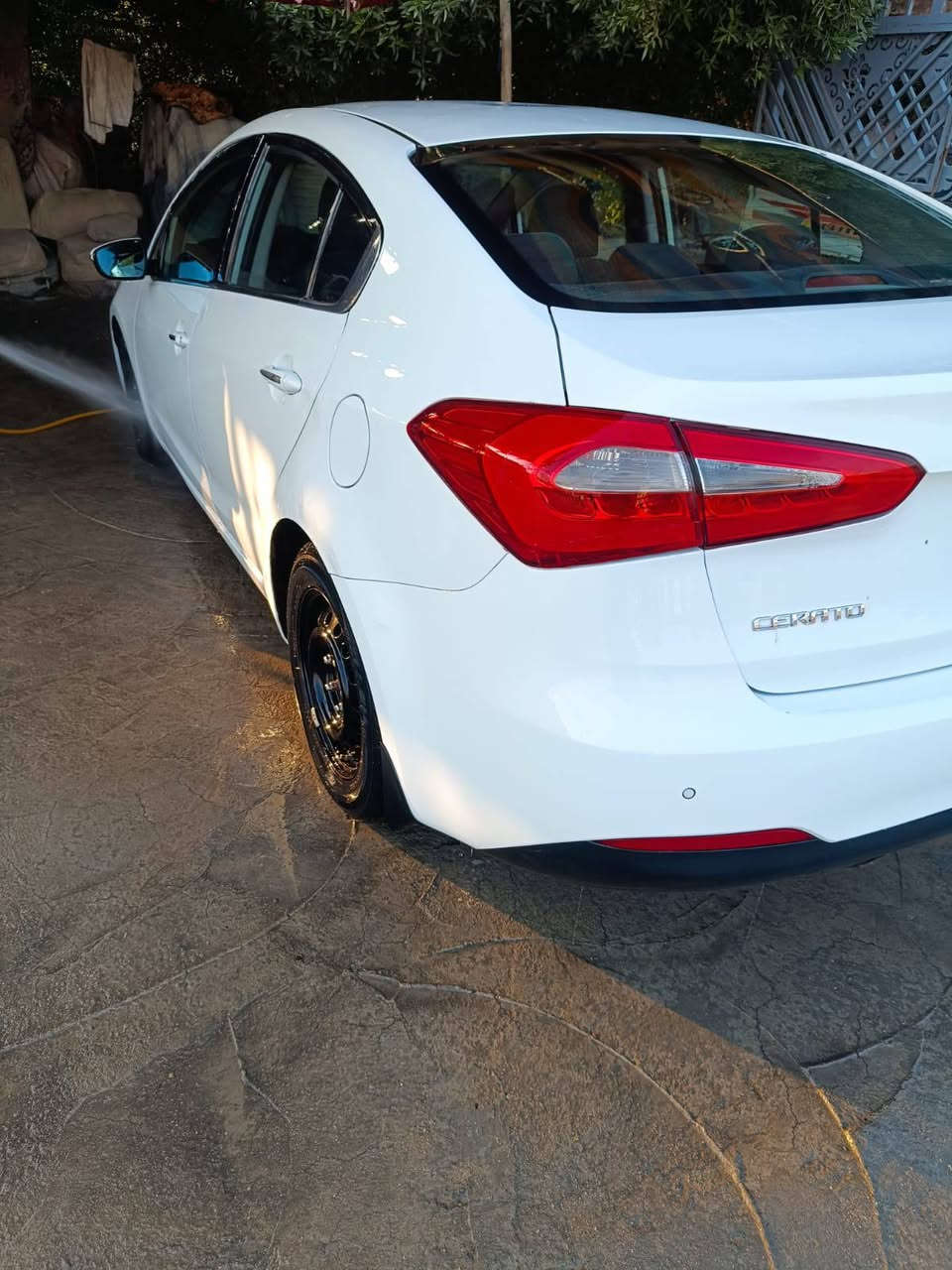 سيراتو 2015
فول مواصفات حساسات فتحة بصمة تحكمات ستيرن 
مصبوغه حزام 
السعر 100 
للاستفسار 
***********
