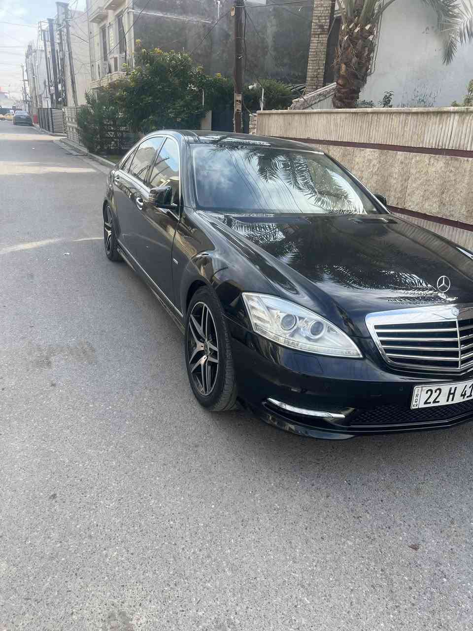 مارسدس s500 خليجي موديل 2012
فول فول مواصفات 5 بردات
سيارة جديد

السعر30$ وبيه مجال

التفاصيل والمواصفات 
بردات كهراباء 
- 5 كشنات تدفئه 
-كشنات مساج
- ايرباك عدد 18 تكم وكشنات 
- لون بيجي مع سقف سلايت 
- سيدي جنجر 6 أقراص مع نظام تشغيل Dvd +mp3 +awx+ اوديو +مع كارت ريدر + بلوتوث
- تبريد أمامي خلفي والتكم الخلفيه
-ناظور ليلي 
- 4 بيبان شفط مع صندوق كهرباء 
- رقم اربيل الجديد باسمي
- 3 شاشات + ميز طعام
- ستيرن كهرباء
- 4 كوشنات كهرباء مع خزن حسب الوضع Vip
- جكات كهرباء حسب رغبه السائق تصعد وتنزل 
- حساسات أمامي وخلفي 
- مرآة الجوانب عاكسه للضوء 
-مع غلق المرآة الجانبية عند الأغلاق اوتو 
- نظام الهولد عند التوقف 
-لايت زنون عالي ناصي شركة أصلي
- 
- ثلاث أنظمة للقيادة S/C/M
-البيبان الخلفية لارج الحجم الكبير رئاسي
- أحزمة الأمان يأخذ وضع قياس الجسم كهربائي 
طبعاً اكو بعد مواصفات بل نسبه للجناية يعرفوهة
ماشيه 100 كم حقيقي 
السيارة مابيه اي نقص 

ملاحظه / السياره بيه صبغ  شبر يم قبق البانزين 

مكان السياره بغداد السيديه
رقم ***********
