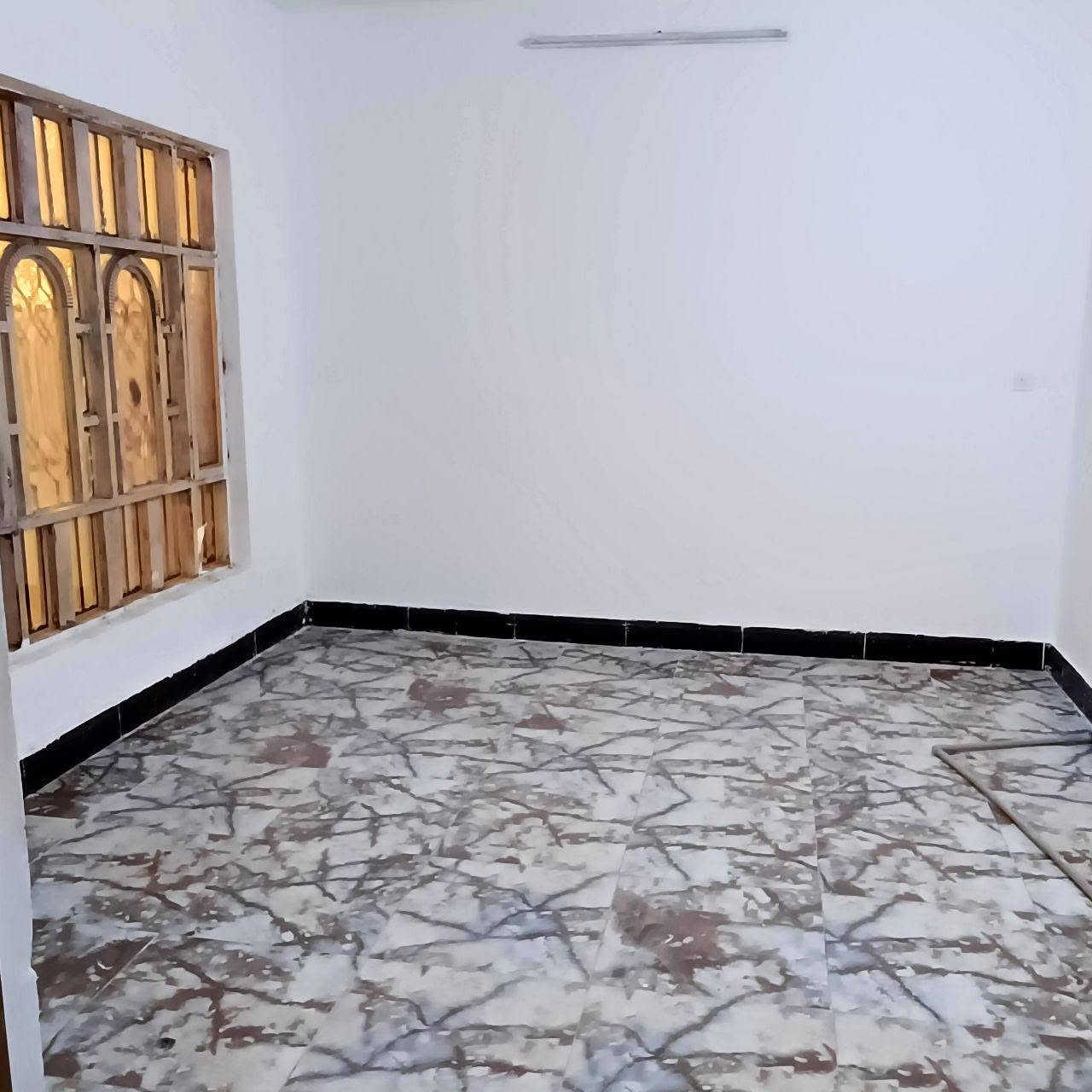 بيت للايجار مساحته (120) متر يحتوي على غرفتين كبيرات مع استقبال مع ساحة منزل مع منور وصحيات بناء حديث كما موضح بالصورة بمنطقة حي المعلمين الجديد قبل الفتحة الأولى ايجاره (300) ألف قفل.
للاستفسار أكثر الاتصال على الرقم 
***********
بيت للايجار مساحته (120) متر يحتوي على غرفتين كبيرات مع استقبال مع ساحة منزل مع منور وصحيات بناء حديث كما موضح بالصورة بمنطقة حي المعلمين الجديد قبل الفتحة الأولى ايجاره (300) ألف قفل.
