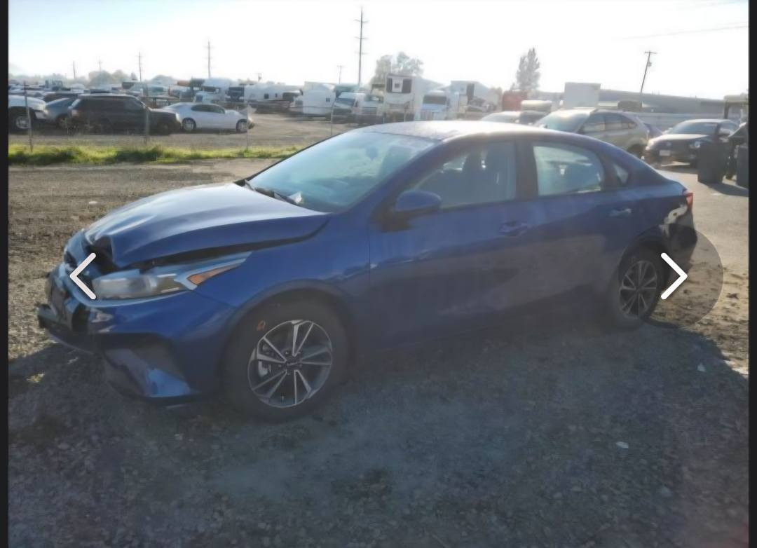 سلام عليكم 
للبيع كيا فورتي 2023 وارد امريكي محرك 2000 دوش  ضرر بسيط فقط بنيد مصبوغ صور الحادث مرفقه بدون دواخل ايرباك دركه رقم بغداد بأسمي تحويل ثاني يوم مكاني بغداد الكرخ 
للاستفسار اتصال على الرقم *********** بغداد, العراق
