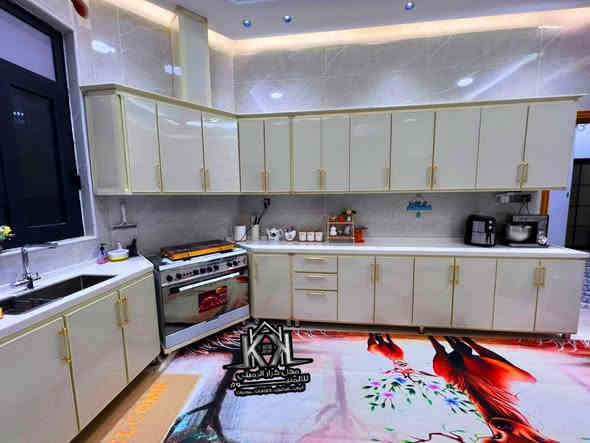 من محل كرار الرميثي للألمنيوم
 أحدث تصاميم الكاونترات التركية
نقدّم لكم كاونتر ألمنيوم فاخر بلون اكريمي  مع يدّة ذهبي انسيابية تضيف لمسة عصرية ناعمة وتمنح مطبخك مظهراً راقياً وعملياً.

🔹 خامات عالية الجودة
🔹 خامات تركية المنشأ ممتازة مقاومة للرطوبة والحرارة
🔹 سلات هيدروليك هدية
🔹 نرمايد هايدروليك داخلية
🔹تغليف الطلاكة بلبليت من الداخل
🔹البوري محشة بخشب
🔹حشوة قاطع للارضيه والرف يتحمل اوزان عالية وضد البكتريا
🔹ارتفاع المعلق ٩٠ وليس ٧٠ 
🔹كوارتز طبيعي 
🔹 تشكيلة واسعة من التصاميم حسب الطلب
🔹 تنفيذ احترافي وتفصيل دقيق

📌 العنوان: الرميثة حي الشهداء قرب مستوصف الزهراء مقابل مطعم لاريف 
📞 للحجز والاستفسار: ***********
*********** 
📷 شاهد الصورة لتكتشف الفرق بنفسك 👇

جمال… جودة… وأناقة في كل تفصيلة
