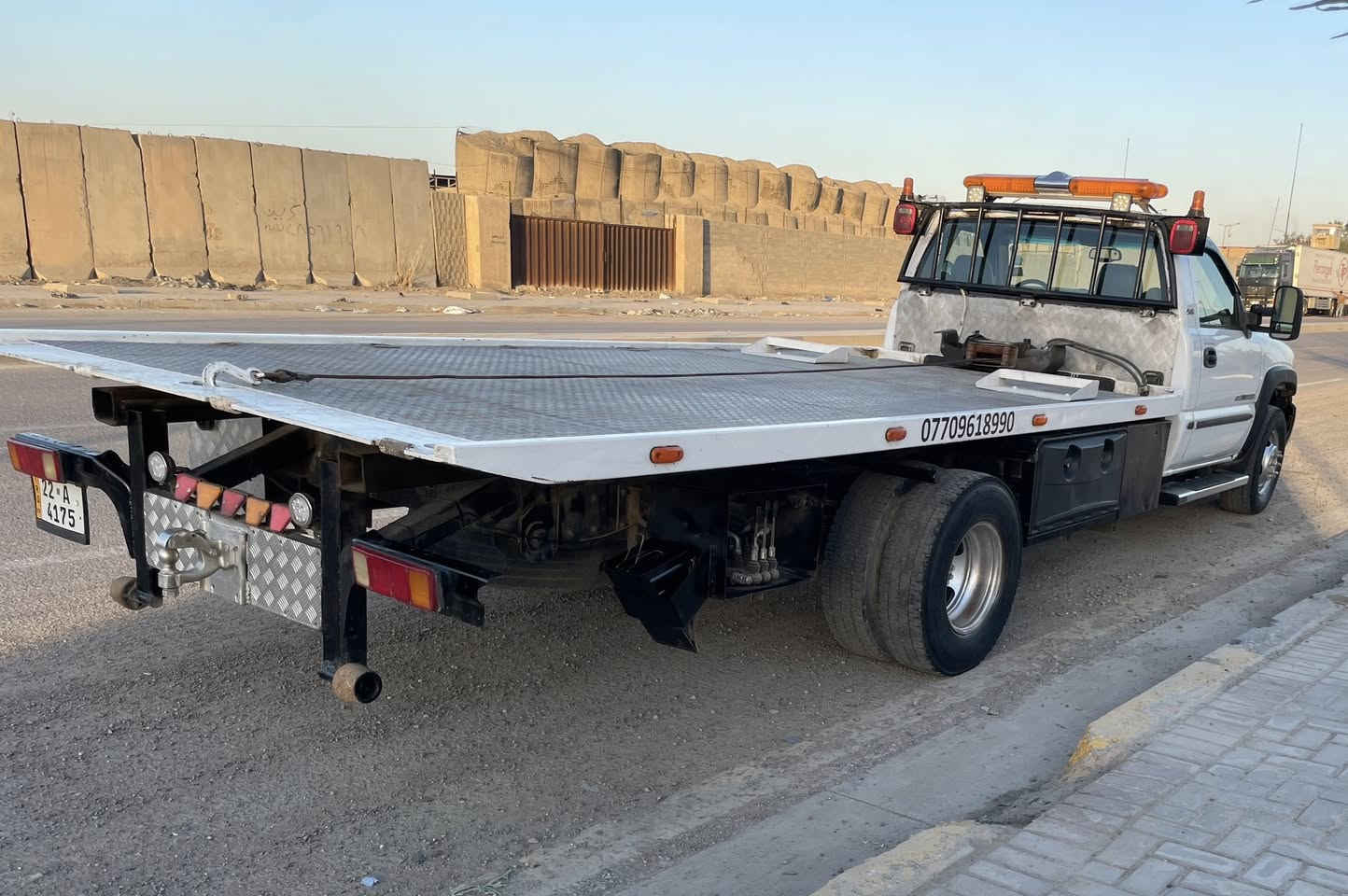 السلام عليكم  للبيع جمسي كرين
 موديل 2003 فور ويل 
السياره كفاله بدون صبغ
مكينه 6100 كير 1000 شرط
جام اوتماتيك داخل بيجي تبريد شغال 
تخم تاير بيها منظومة غاز
السعر 165 وبي مجال ***********
