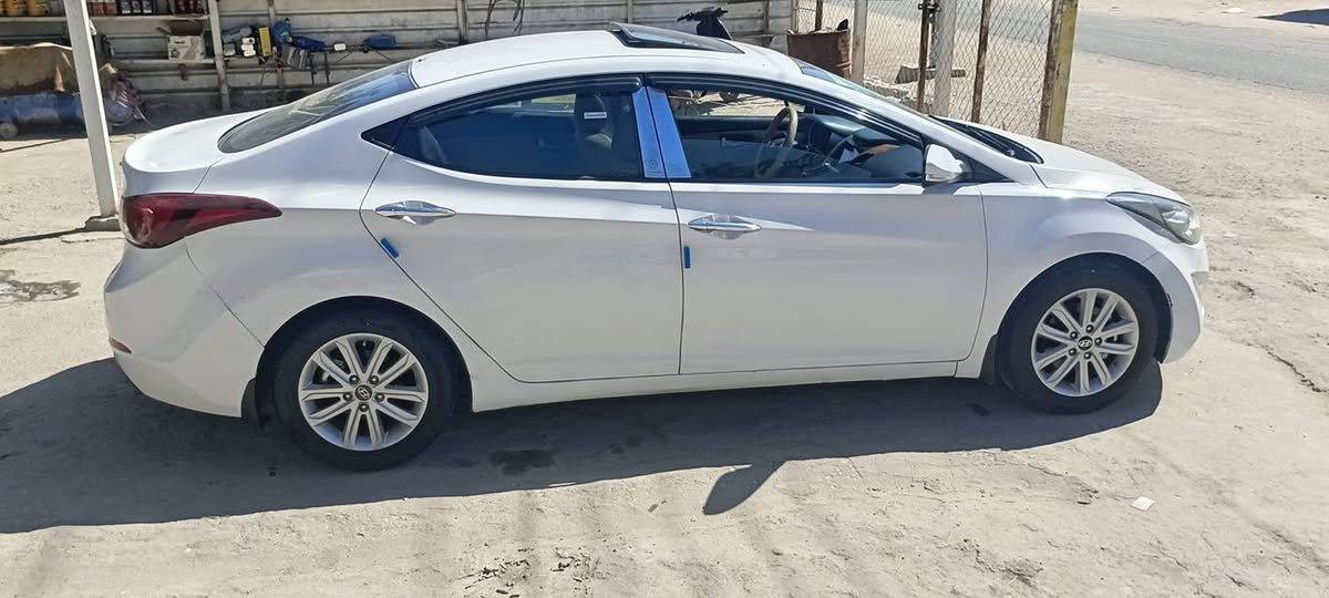 السلام عليكم النترا خليجي 2015 فول  مواصفات عدا البصمه مكينه 1800دوش لاتبخير ولاتنقيص تدفئة تبريد سونار موجود هزه جديده سنويه بسمي السعر ١٢٠ وبيها مجال مكان ناصرية مركز ***********
