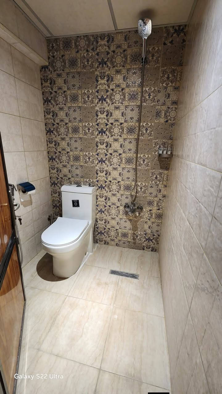 تم اكمال و انجاز مشروع إعادة تأهيل وتطوير المنظومات الصحية في فندق ريلاكس بلازا 2.
​شمل العمل:
​✅ إنهاء كافة أعمال التأسيسات الصحية بأعلى المواقف.
​✅ إعادة تأهيل المجموعات الصحية وتحديث الحمامات بالكامل.
​✅ استبدال أنابيب المياه وشبكات الصرف الصحي.
​✅ تغيير الخطوط الناقلة وفق أحدث الطرق العلمية والهندسية لضمان الكفاءة وديمومة العمل.
​نحن لا نكتفي بالتركيب، بل نصمم الحلول الهندسية التي تدوم.
​📍 موقعنا: بغداد فقط
📞 للتواصل والاستفسار: ***********
#النهرين_للتأسيسات #تأسيسات_صحية #بغداد #الكاظمية #صيانة_عامة
