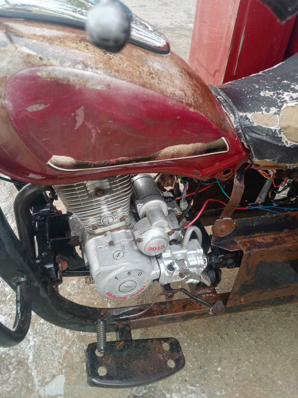 سلام عليكم شباب ستوته للبيع موديل 15وراق اصولي مكفولة كفاله عامه تعمير كله جديد نكره سلفه مناقصه شي  السعر مليون وميتين وبيه مجال الشراي يتصل وبيه خير ويدلل العنوان طوريج وهذا رقمي للتواصل ***********
