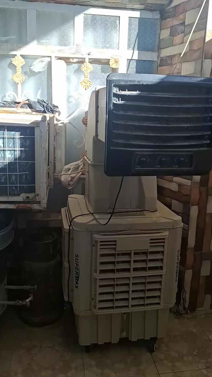 بيت مساحه ١٣٠ متر غرفتين نوم ستقبال صاله مطبخ البيت ع شارعين بالعطيشي قرب المستوصف قرب مدرسه نور سين يم مركز الدوريه الجنده لبيت جديد غرفه فوك جوه صاله مطبخ حار بار صاله ستقبال كبير كراج سياره يبعد عن شارع ٥٠ متر ***********
