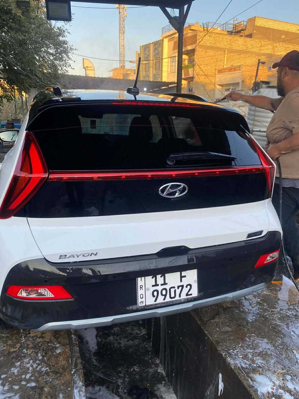 السلام عليكم  للبيع او المراوس ب138 وبيه مجال
هوانداي بايون 2024 خليجي هايبرد ماشية 81 الف كيلو  السيارة  بيه رصع بالقمارة و صبغ ربع بنيد وجاملغ امامي بالعراق ضربة بسيطة فول مواصفات عدا الفتحة والجلد 
محرك 1200 . 3 سلندر توربو 
بصمة تشغيل وابواب وصندوك 
رادارات امامي وجانبي وخلفي
حساسات أمامي وخلفي 
تحديد مسار 
قيادة إلية
هزاز ستيرن وكشن 
لايت لد ثلجي عالي وناصي بلادي
إنارة لدات محيطية بلادي
مري شفط 
بريك تلقائي امامي وخلفي وجانبي مانع تصادم 
شاشة كبيرة ونظام كار بلي وأندرويد اوتو واير ليس 
شحن🔋⚡ لاسلكي 
أنظمة قيادة 3 إيكو وكموفرت وسبورت 
اتو ستوب تشتغل وتطفى بالازدحام 
لايت ديناميكي وية فرة الستيرن يشتغل
الجام يصعد أوتو من تقفل السيارة  
للبيع او مراوس ب138 وبيه مجال مكاني بغداد حي الجامعة او الدورة ***********
