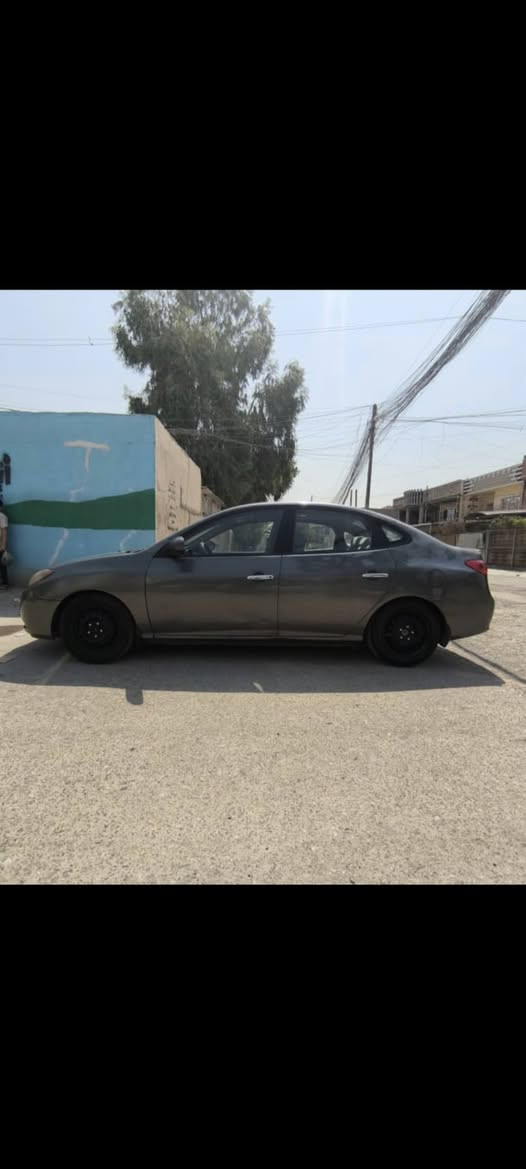 السلام عليكم ورحمة الله
النترا وارد امريكي 
محرك 2000 جديد
تبريد منظومة كاملة جديدة
باتري جديد 
تخم تايرات جديد 
رقم بغداد باسمي الجديد والهزة لشهر التاسع
ضربتهه جاملغ امامي  وهنا بالعراق مبدل جاملغ وبنيد يعني تعتبر ( بجم ) حتى ما اتعبك وتعبني 
السعر 77 وبيهه مجال قليل 
سيارة موجودة بالدورة
***********
