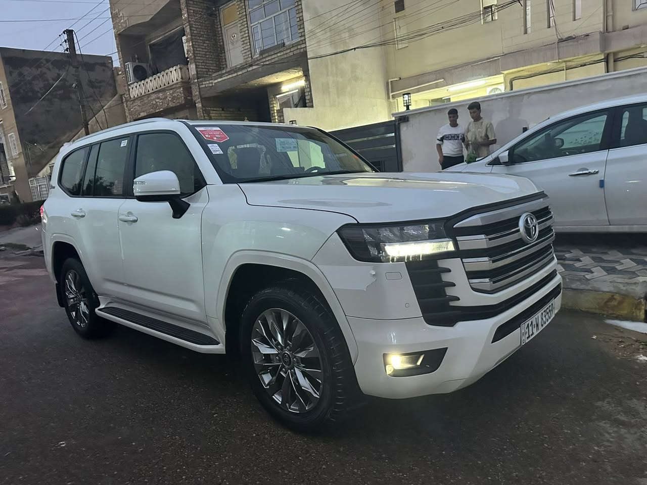 السلام عليكم  لاندكروز 2022 GXR ساس باب اول سياره مكينه 3500 تون تيربو سياره شاشه VX تبريد في الكشنات شاحن واير ليس تطبيق 3شاشات باب خلفي كهرباء كرسي السائق 3حركات دبل كرسي كهرباء حساس امام و خلفي فور ويل سبورت مود بصمه تشغيل عن بعد 4بيبان دخول ذكي زراك امامي ساس باب اول داخله سيرفس كامل كله في الوكاله سياره جواها تخم تاير دلوب اصلي كير و مكينه عله وضعيت الوكاله
الملاحضه////شبر بارد في الدلعه الخلفيه مكانها بغداد ***********
