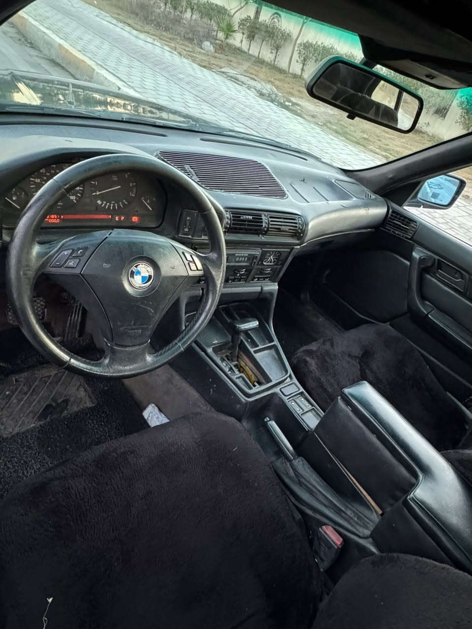 السلام عليكم
للبيع بي ام 525 مديل 91
رقم كركوك انكليزي شرط التحويل سياره جاهزه صبغ جديد مكينه جديده داخل نضيف فتحه سلايت
منضومه تبريد جديده ثلج
مروحه كهرباء مال f01 يعني انسه شي اسمه حماوه
السياره احله من الصور 
مكاني بغداد حي البنوك 
السعر 43
***********
