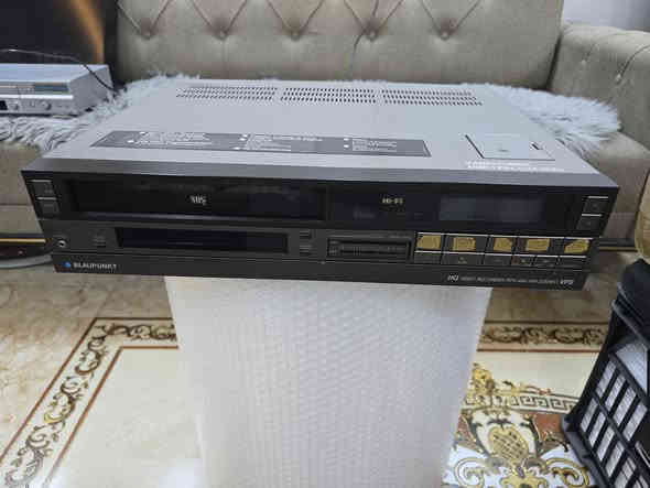 بلاوبونكت فيديو كاسيت صناعه ياباني وزن ثقيل  دقه عاليه في تسجيل استريو يعمل. على كل انظمه كهرباء. 220 شغال جهاز. باله استرالي قطعه جميله مكاني سماوه ***********
