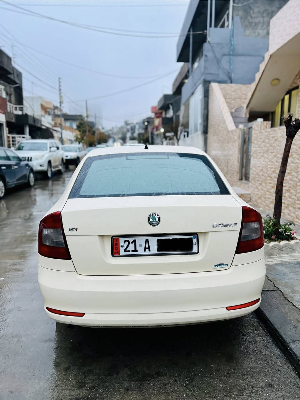 ***********
سکۆدای موديلي2013 بۆ فرۆشتن سه ياره كه بوياخ نيه 
ئه ك په له ساردي بجوك هه يه  380هه زار روشتوه
گيرو مه كينه به شه رات مه كينه16بيلاديه
هه را دوو سيوچي بيلداي له گه ل ماوه
ماڵەکە خۆی دیارە و پێویست بە وەسف ناکات🤍
زۆر سوپاسی ئەدمینی بەڕێزیش ئەکەم بۆ وەرگرتنی ئەم پۆستە جوانە ♥️
