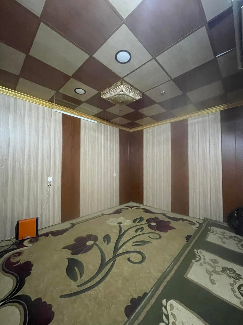 بیع مستعجل جدآ 
#دارللبیع مساحة 200متر 
#فول سيراميك بناء حدث 
#مكونات (غرفتين نوم 🛌 استقبال و مطبخ و صحيات و كراج سيارة 🚘 )
#فول خدمات
#الموقع دروازة
#فرع  روزانه بازار
#سعر فقط 60ملیون
#استفسار
*********** واتساب📲
***********
_____________________
خانوو بۆ فڕۆشتن 200مەتر 
فول کاشی و بینایی نوێیە
پێک هاتووە لە (دوو ژووری نووستن )
فول خزمەت گوزاریە
شوێن دروازة
فەرعی ڕۆژانە بازاڕ
نرخ تەنها 60ملیون
*********** واتساب📲
***********
