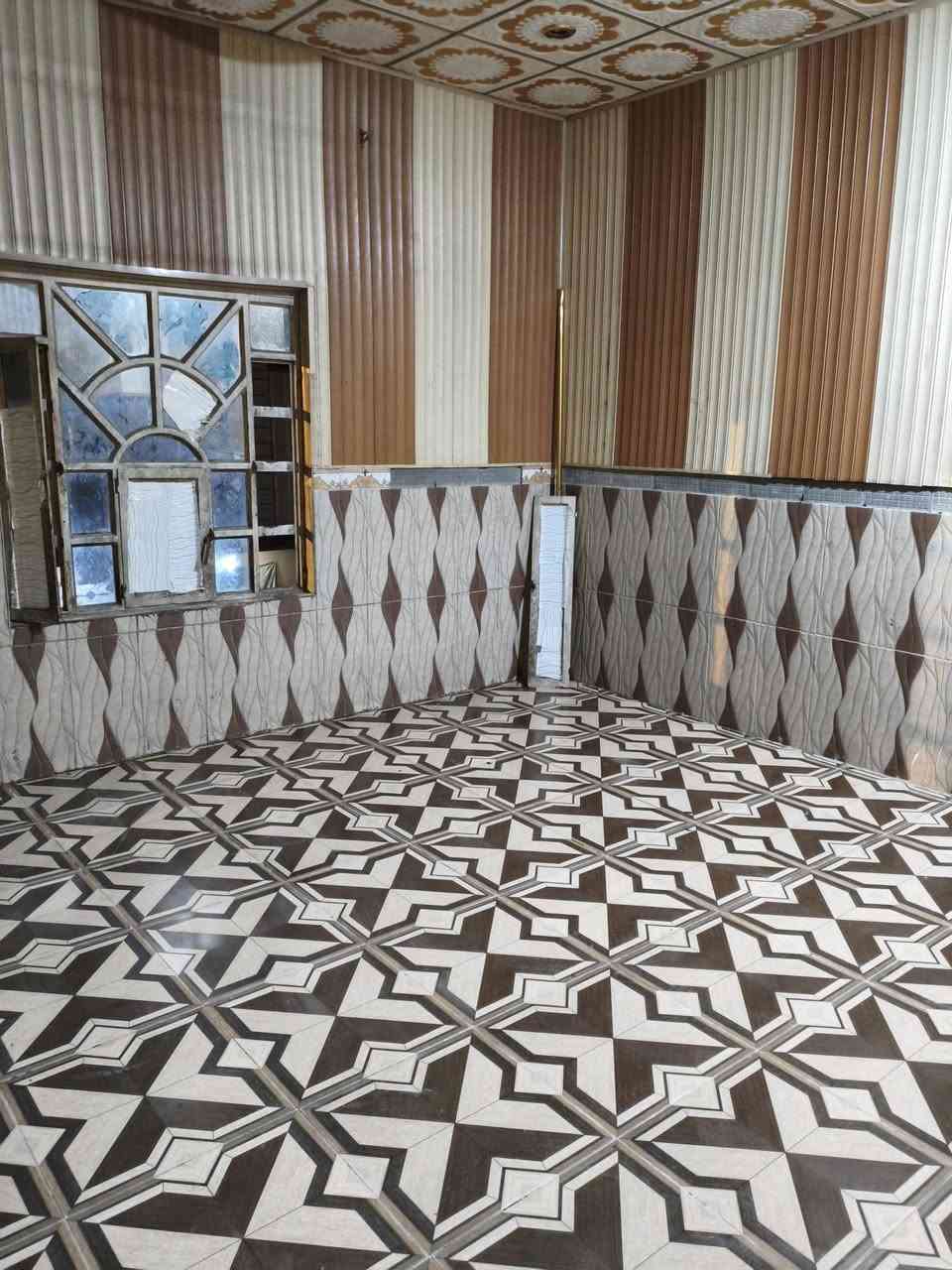 حياكم الله 
شارع المكاتب البيت 7 فرع عن سوك الجمهورية 
طابقين غرفتان واحدة في طابق الارضي و 2 في طابق الاول 
*خدماته* هناك 2 براميل ماء واحد طابق ارضي والثاني في الاول منها ماء حلو وماء اعتيادي حسب رغبة المؤجر
سعر الايجار ٦٥٠
لكن أن يكون دفع الماء والكهرباء على المؤجر 
مساحته 54م


**إذا كنت صاحب هذا الإعلان وتريد حذفه لأي سبب، رجاءا أرسل رسالة إلى الدعم الفني**