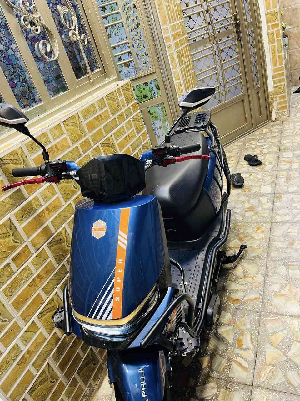 السلام عليكم دراجة شحن للبيع دراجة صالهة ١٥يوم طالعة من رمبة بس محتاج فلوس. السعر ٧٥٠ وبيهة مجال حك الجية الرقم ***********
