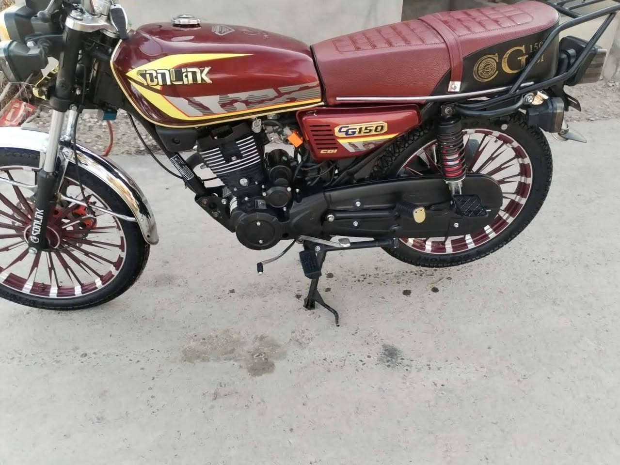 سلام عليكم دراجه للبيع وراقه اصوليه درجه كفاله مكان بغداد المعامل السعر 700وبيهه مجال ‏‪***********‬‏
