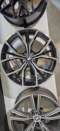 تخم ويل ويلات جديده بالكارتون  حجم ١٩  BMW  يرهم الموديل 2018 الى مودي...