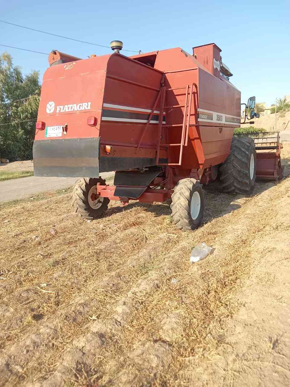 #مگلف #بالنشر.  السلام  عليكم للبيع دراسه لافرده  مكفوله كفاله عامة على وضع الشركة كلها بلادي شرط لا كسر ولا لحيم مكينة ستندر بم ونوزل عليها ادامه كاملة تايرات جدد تبريد شغال شرط بوجهك للحصاد ماتحط عليها ربع حاصدة مال جناي موديل2005  المكان صلاح الدين #الضلوعية ‭٠٧٨٢ ٥٢٢ ٧٧٥٩‬///‭٠٧٧١ ٧٣٣ ٨١٥٢‬
