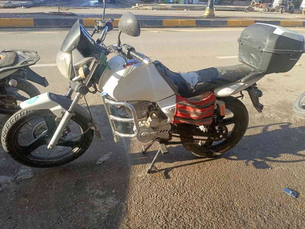 سلام عليكم ماطور سنكي كامل 24 حبايه نقوصات بسيطه بي تايرات جدد وره وكدام محرك جديد مابي شي ابد ولا مفتوح كلشي جديد بي مكان بلد ***********
