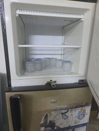 ثلاجه شغاله ع فحص سعرها ١٦٠ وبي مجال 07500813086