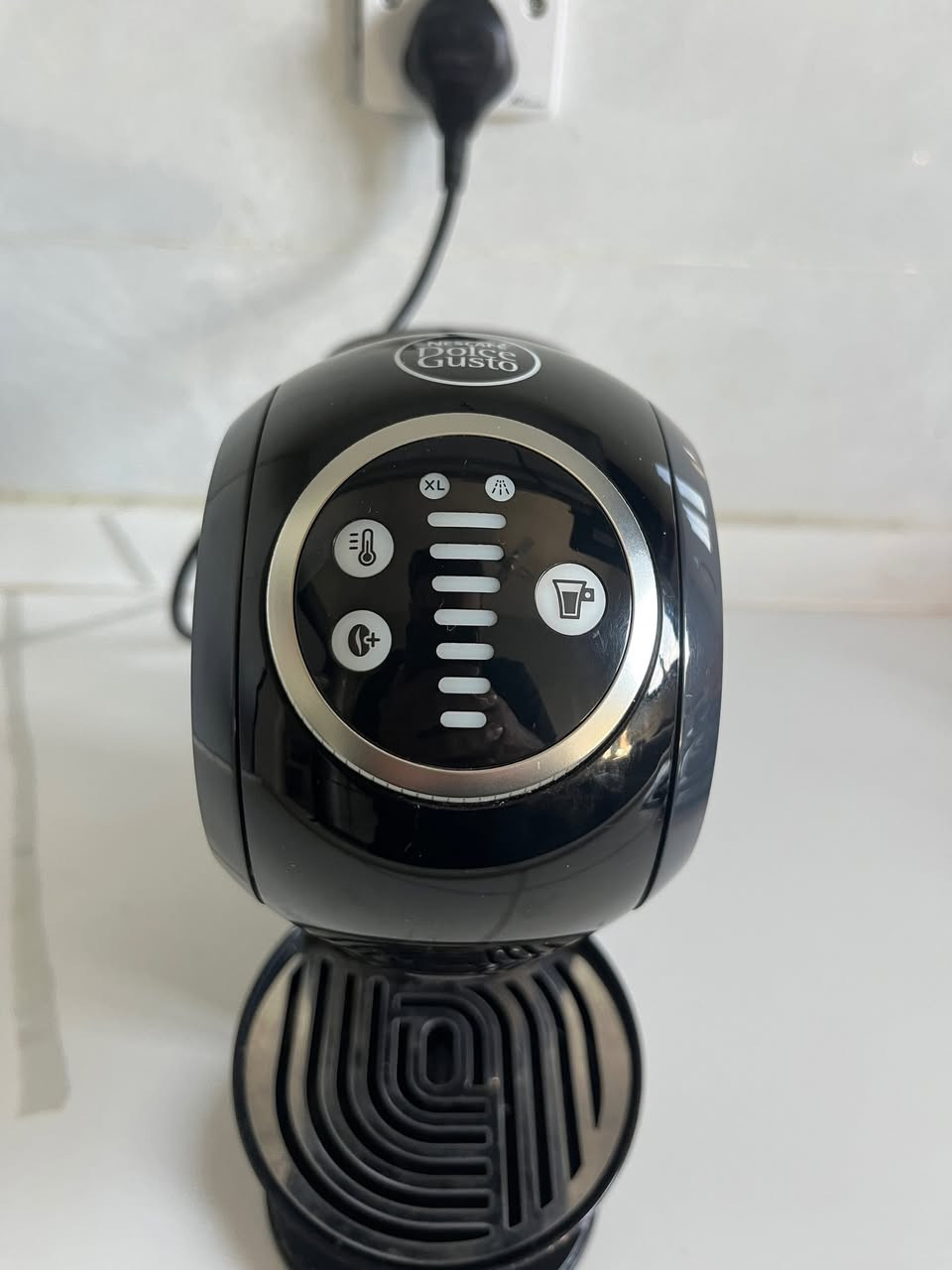 مكينة كبسولات للبيع 
 ديلونكي Genio S Plus 
نظافة 95‎%‎ استخدام قليل جداً
بيها خاصية تعزيز نكهة القهوة حتى تنطيك اسبريسو بنكهة قوية وكريمية

تحكم بدرجة الحرارة من مستويات بارد جداً إلى الحار جداً

خاصة XL تخليك تحضر كوب قهوة بحجم 300 مل من ضغطة وحده 

رنك للتحكم بكمية المياه

السعر 100 الف والتوصيل مجاني


**إذا كنت صاحب هذا الإعلان وتريد حذفه لأي سبب، رجاءا أرسل رسالة إلى الدعم الفني**