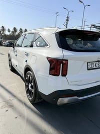 سورنتو 25 خليجي  ام ظمان 5 سنوات 4 تبديلات دهن من شركه مجاناً  فول موص...