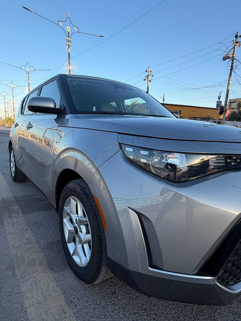 كيا صول ٢٠٢٥
بدون رقم تترقم جميع المحافظات 
تبديل فقط بنيد و قبق جنطة واما الدواخل دركة و دشبول اما الباقي كفاله من كلشي وبالاخص الشواصي و اللغود كفاله 
رادارات جانبية و اماميه كامره خلفيه والى اخره…
السعر ١٥٥$ تم تنزيل السعر بسبب ارتفاع الدولار$
الهاتف ***********
