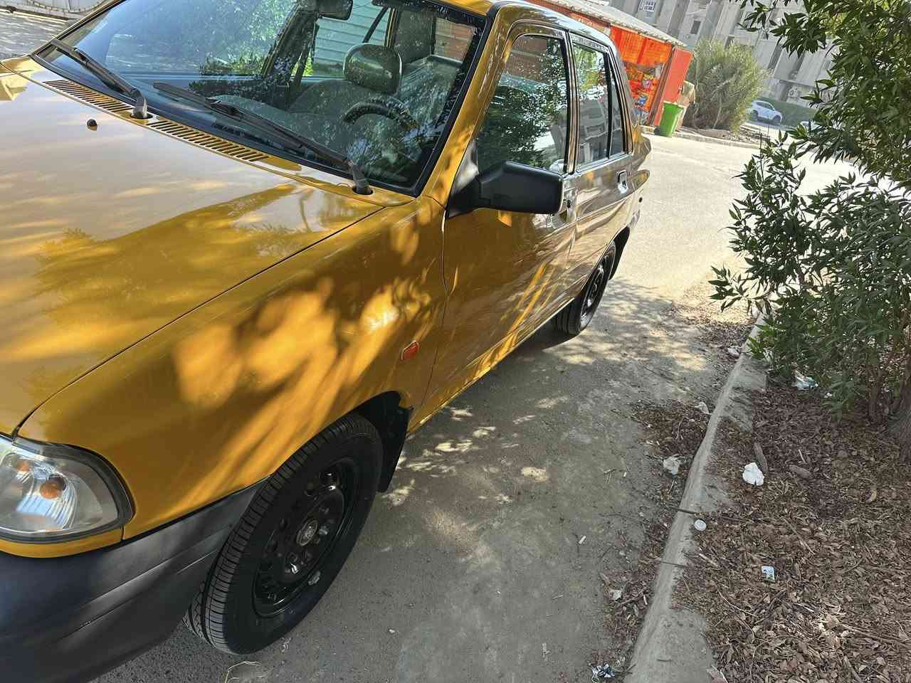 السلام عليكم سايبا للبيع موديل 21 باسمي ماشيه 178الف السيارة مدوشمه كاعيه وكشنات بيه باب السايق مصبوغ ربع الباب تخم تاير تبريد محور بخاخ ثلج مكاني بغداد حي العامل مطلوبه هيئه ينزل من سعرها  السعر 58 ورقه رقمي ***********
